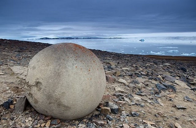 Гигантский шар острова Камни острова Чамп. Фото: pg-tc.com