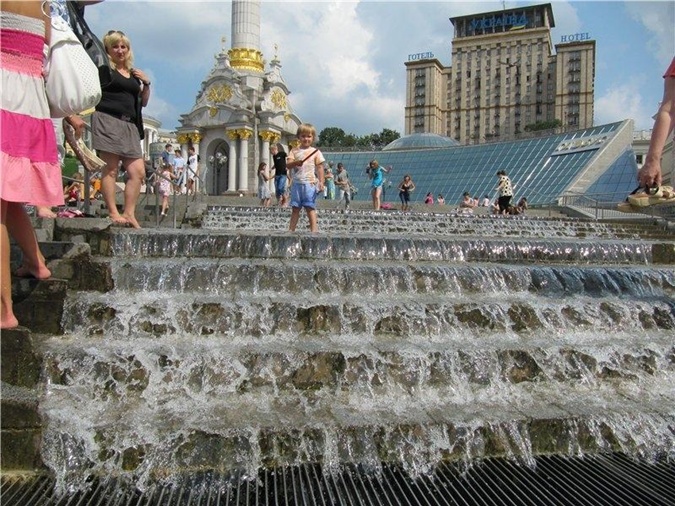 Ремонт фонтана на Майдане Независимости обошелся в 1,5 миллиона гривен фото 1
