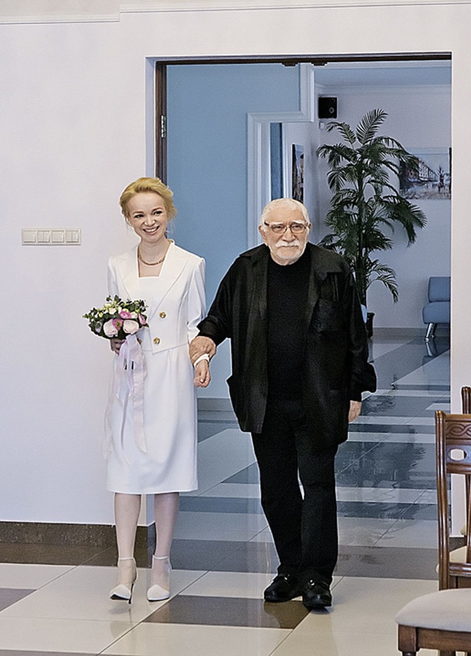 Армен Борисович и Виталина официально зарегистрировали брак в феврале 2016 года. 