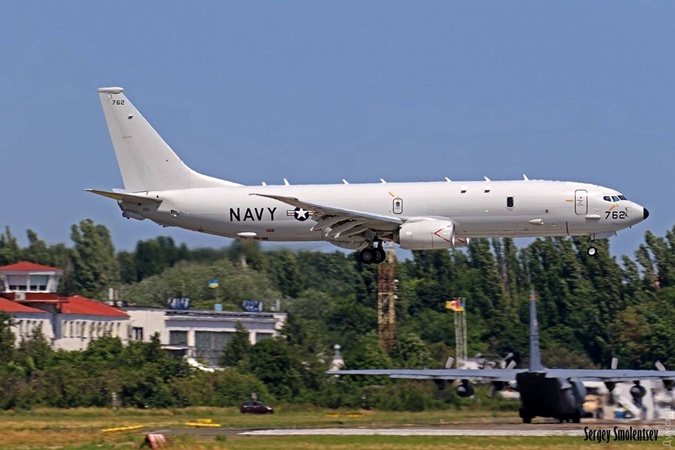 В Одессу прибыли новейшие самолеты-разведчики из США фото 3