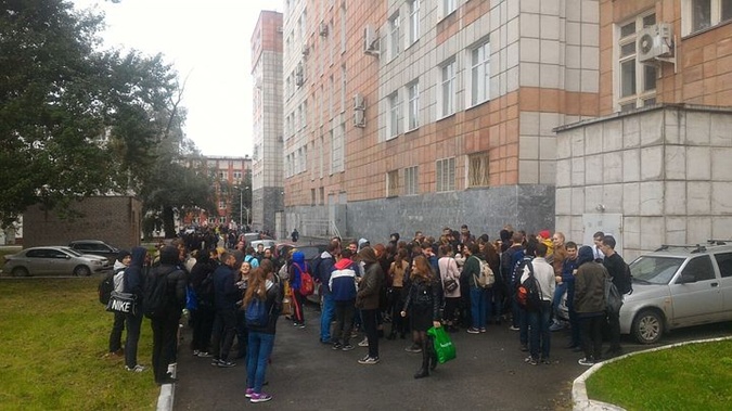 Эвакуация университета в Перми.