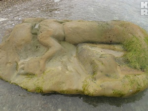Каменному изваянию, по оценкам экспертов, не менее 2,5 тысяч лет. Фото: Владимир Косолапов