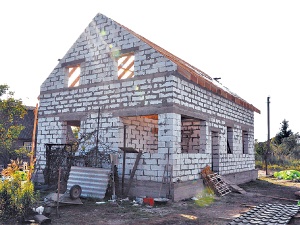 Сколько стоит сделать крышу дома в украине
