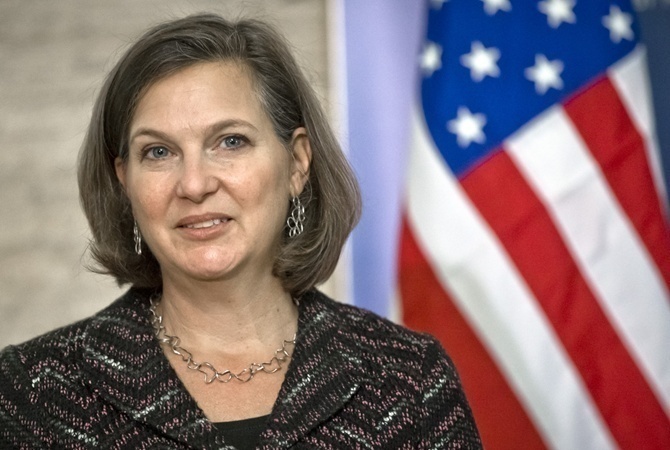 США сохранят санкции, пока РФ не исполнит минские соглашения, — Нуланд