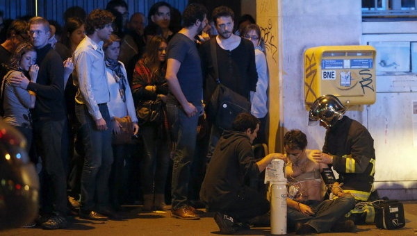 СМИ: в Париже взяли в заложники 20 человек, слышна стрельба и взрывы