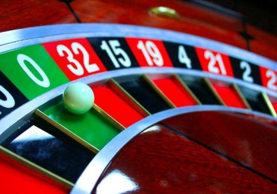 Закон о казино: белорусы смогут через суд запретить родственникам играть в казино