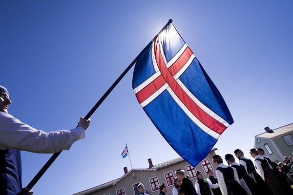 Среди лидеров парламентских выборов в Исландии — Пиратская партия