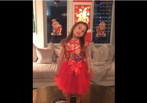 Видео с 5-летней внучкой Трампа взорвало китайскую соцсеть